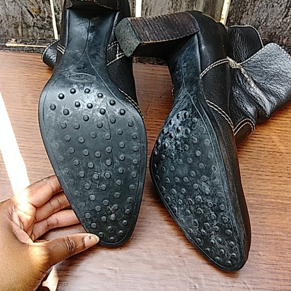 Tod's Black Pointed Toe Chucky Heel Bootie Size 8 - Picture 8 of 8